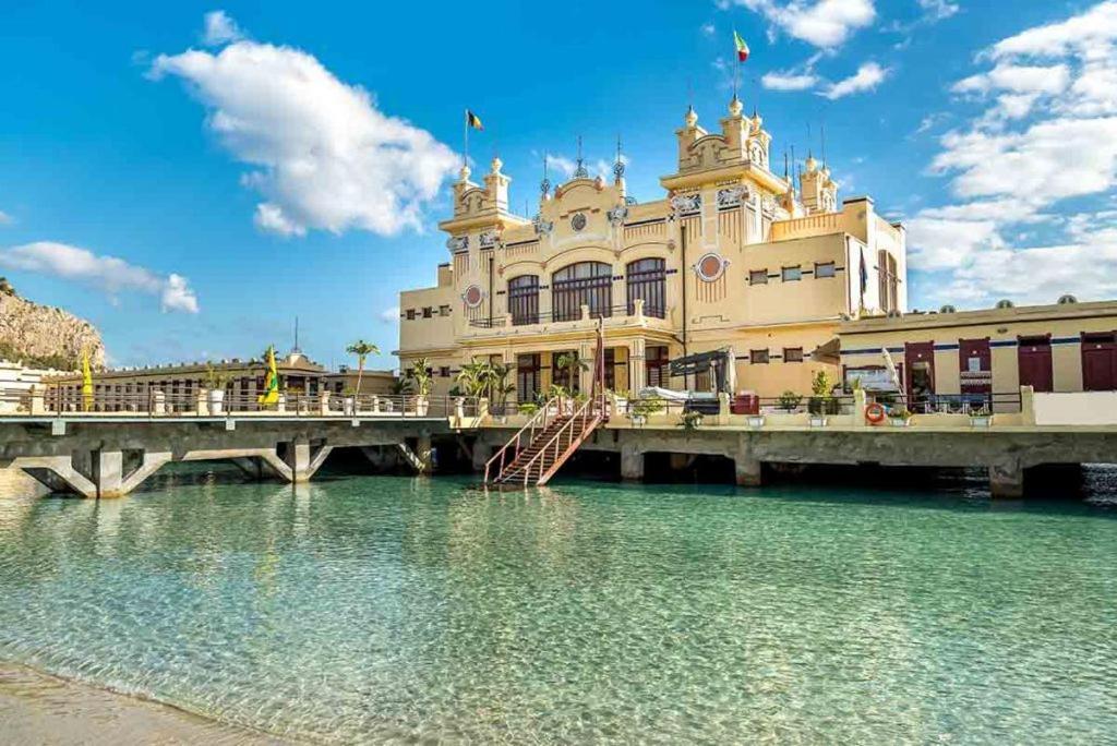 דירות פלרמו Casa Viola Elegante E Sul Mare Di Mondello מראה חיצוני תמונה